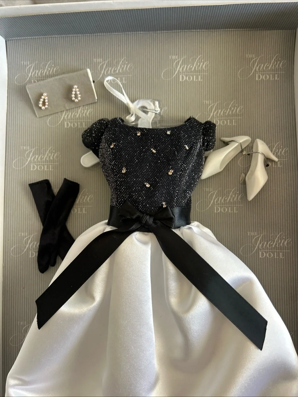 The Jackie Doll Accessories Franklin Mint 16” The Black and White Gown Ensemble